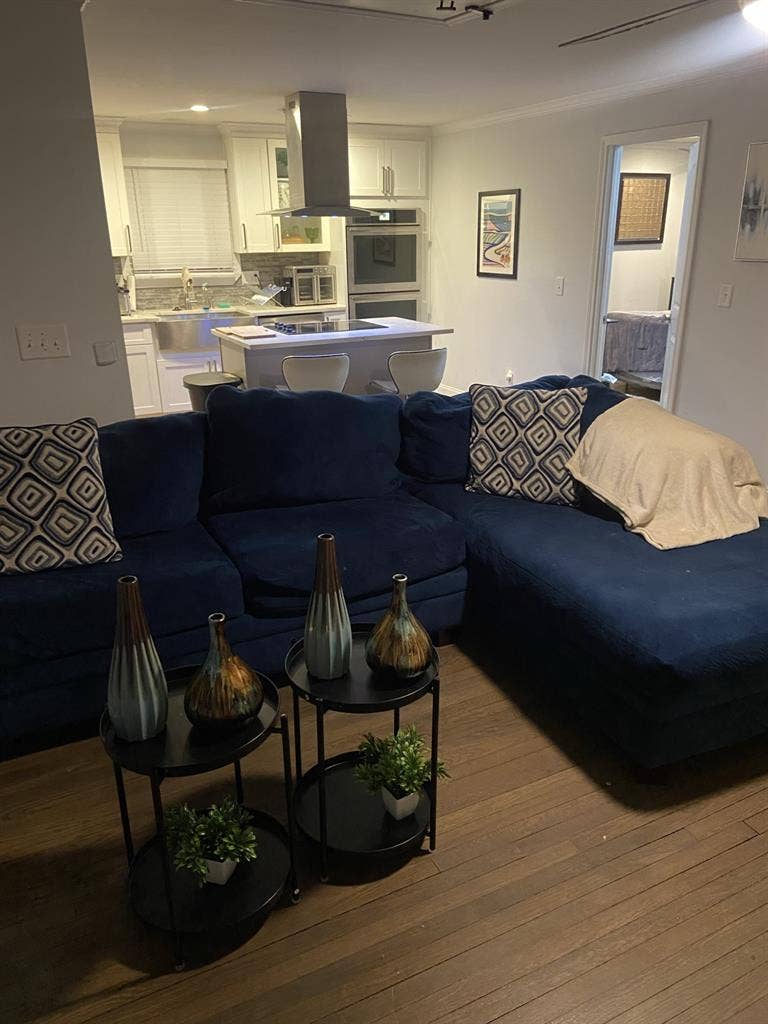 Peaceful Cozy Venetian Hills