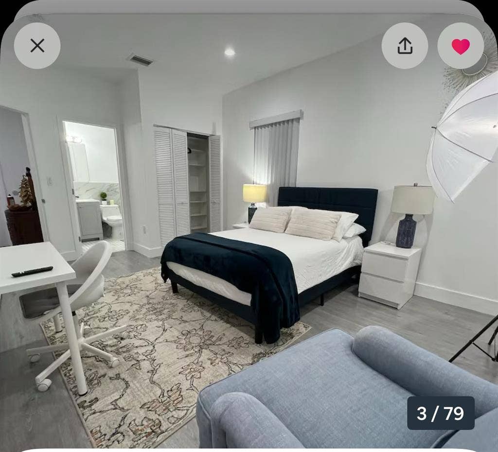 Beautiful Room Next to Brickell