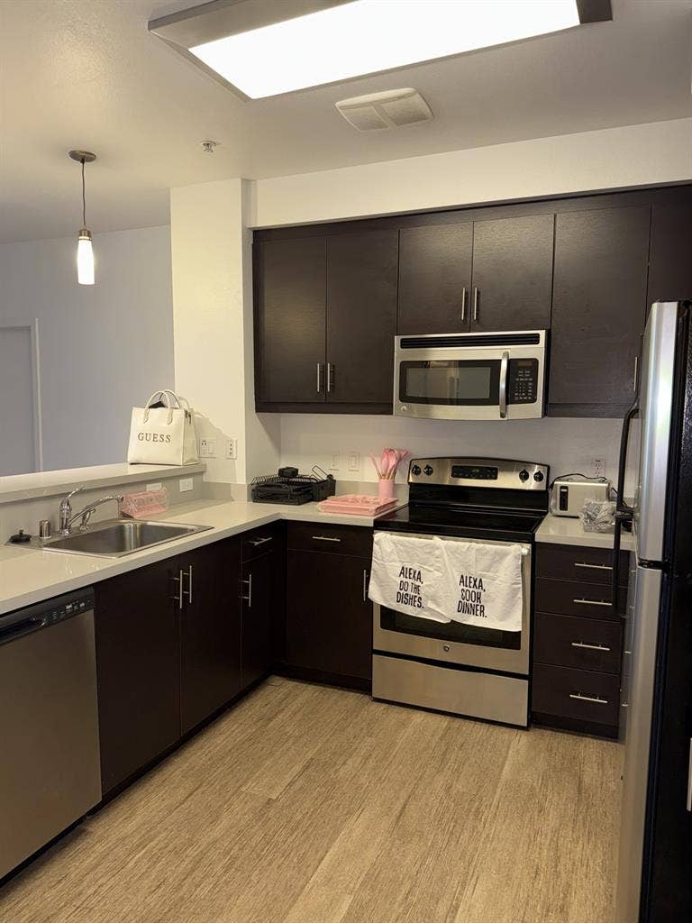 looking for a roommate