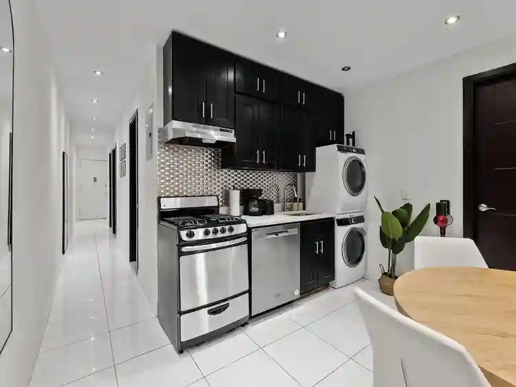 Furnished Room by Central Park ✅