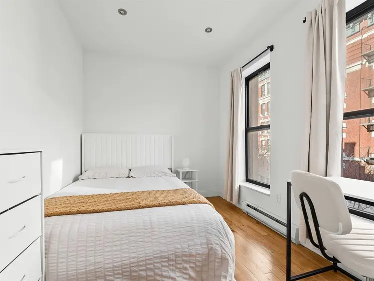 Furnished Room by Central Park ✅