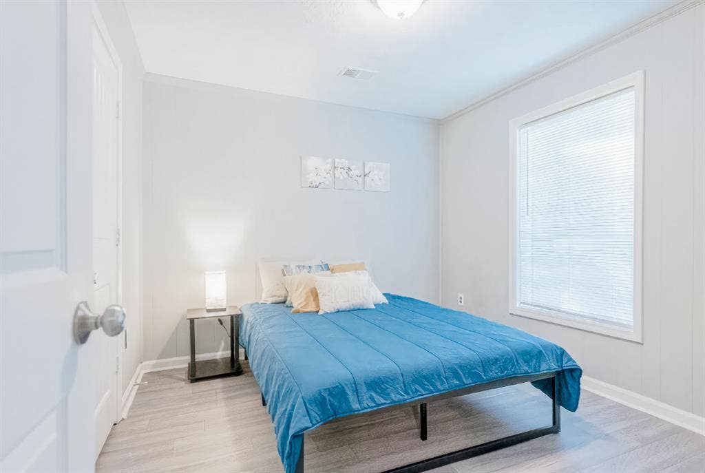 5 BR in Stone Mountain