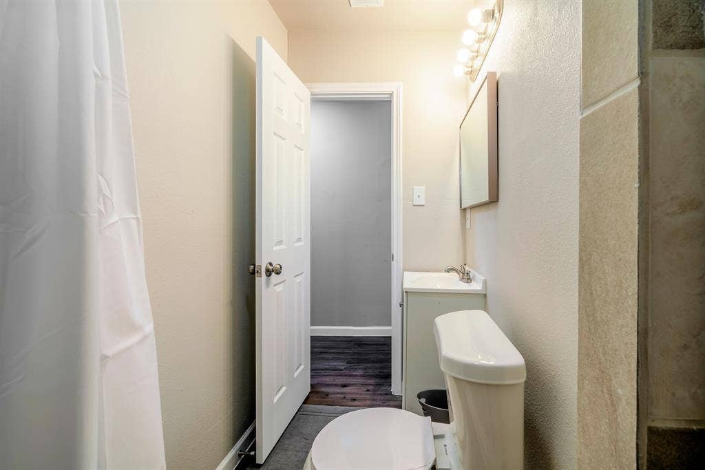 6 BR in Houston