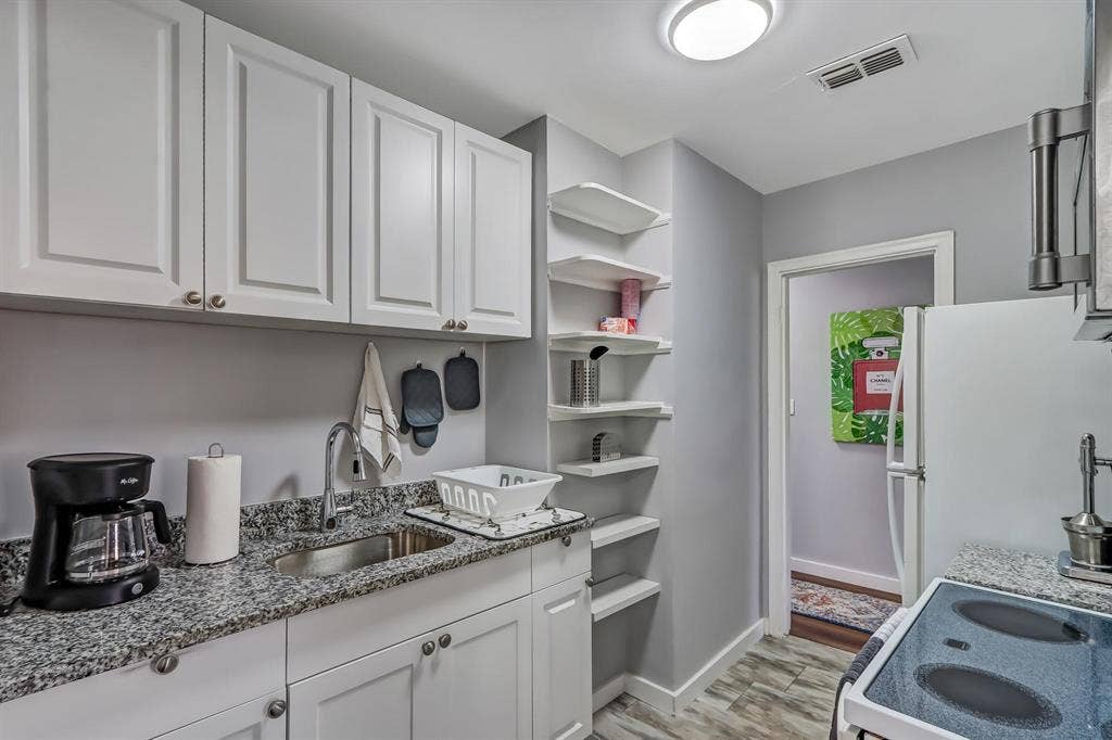 6 BR in Jacksonville