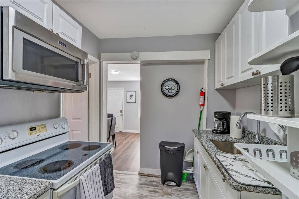 6 BR in Jacksonville