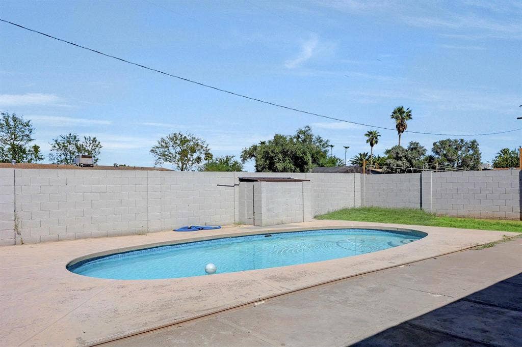 8 BR in Phoenix