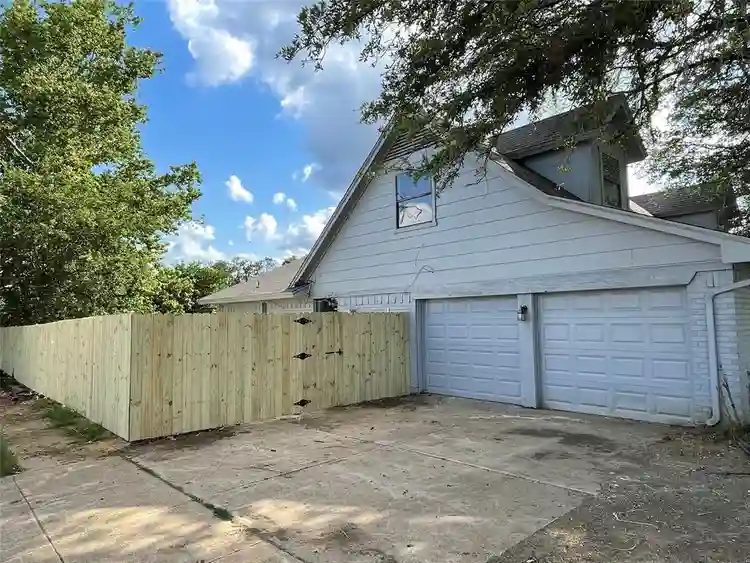 7 BR in Arlington