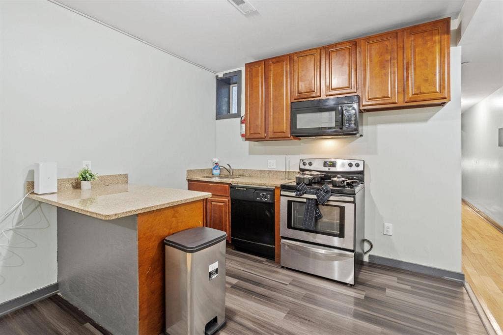6 BR in Philadelphia