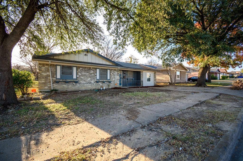 5 BR in Dallas