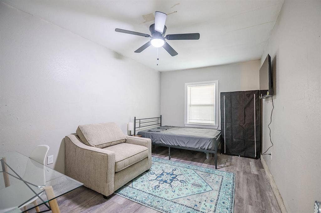 5 BR in Dallas