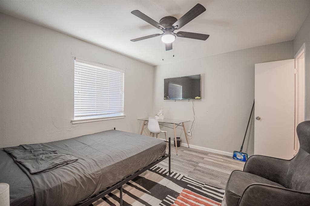 5 BR in Dallas