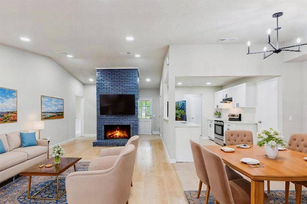5 BR in Garland