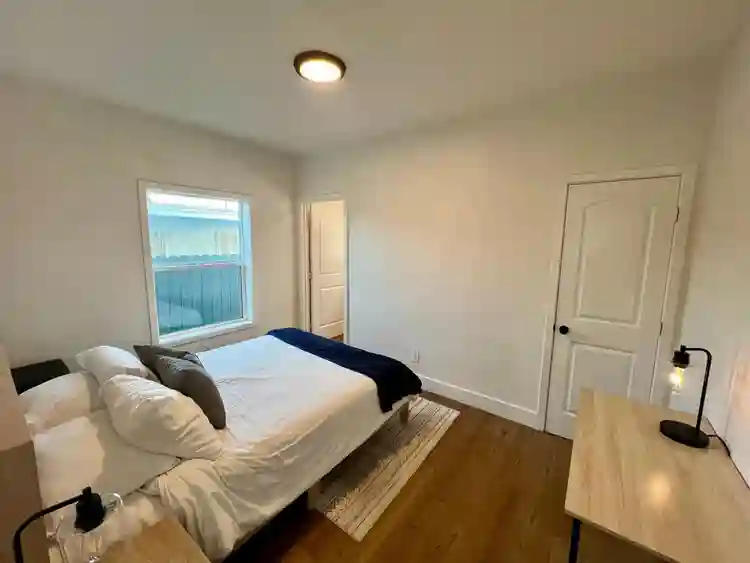 5 BR in Long Beach