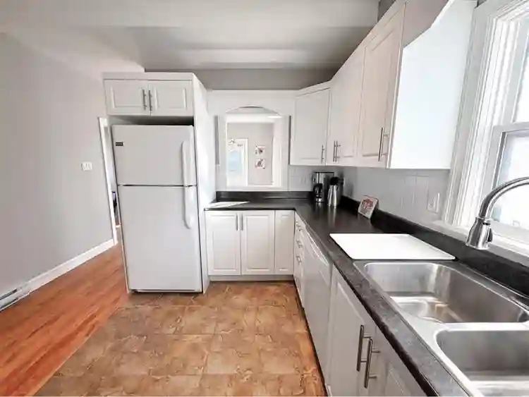 3 bedroom apartment - Jan to June