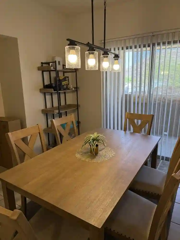 Hello looking for a Roomate