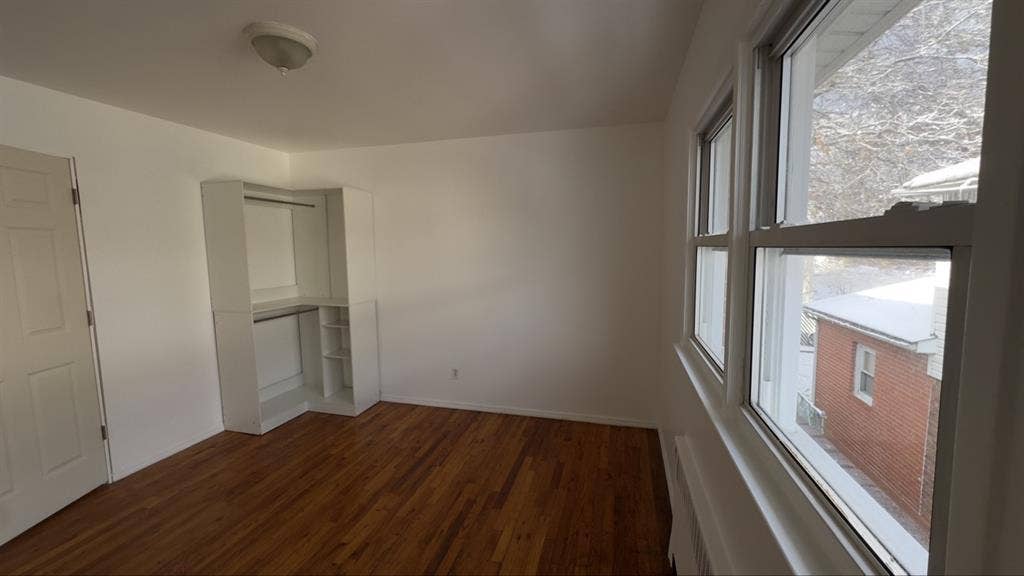 Large room for rent
