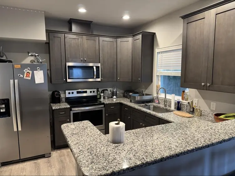 SPACIOUS, CLOSE
to UF, discounted!!