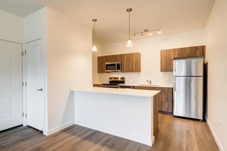 1st mnth & sec deposit free!