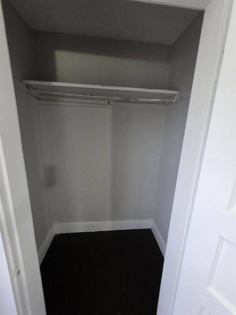 Spacious Room for Rent!!!