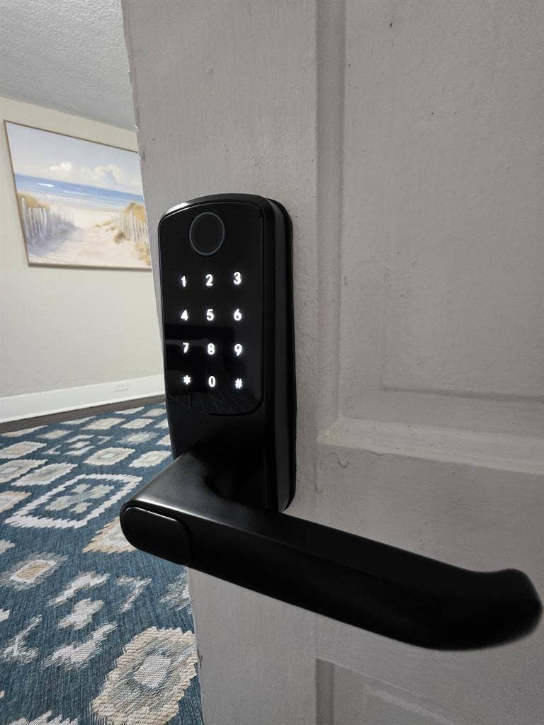 Spacious Room for Rent!!!