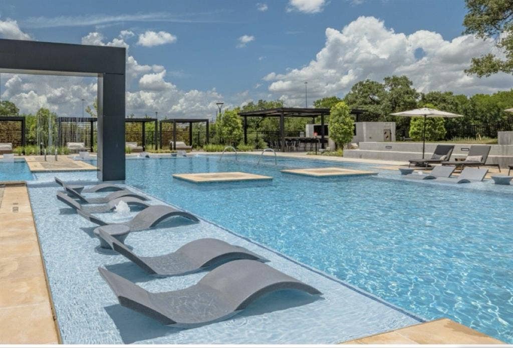 LEASE TAKEOVER - 1 MONTH FREE 🔥