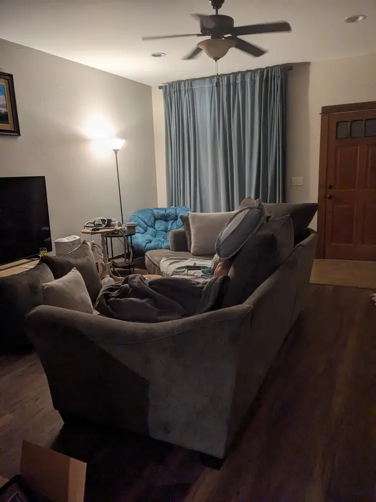 Looking for roommates!