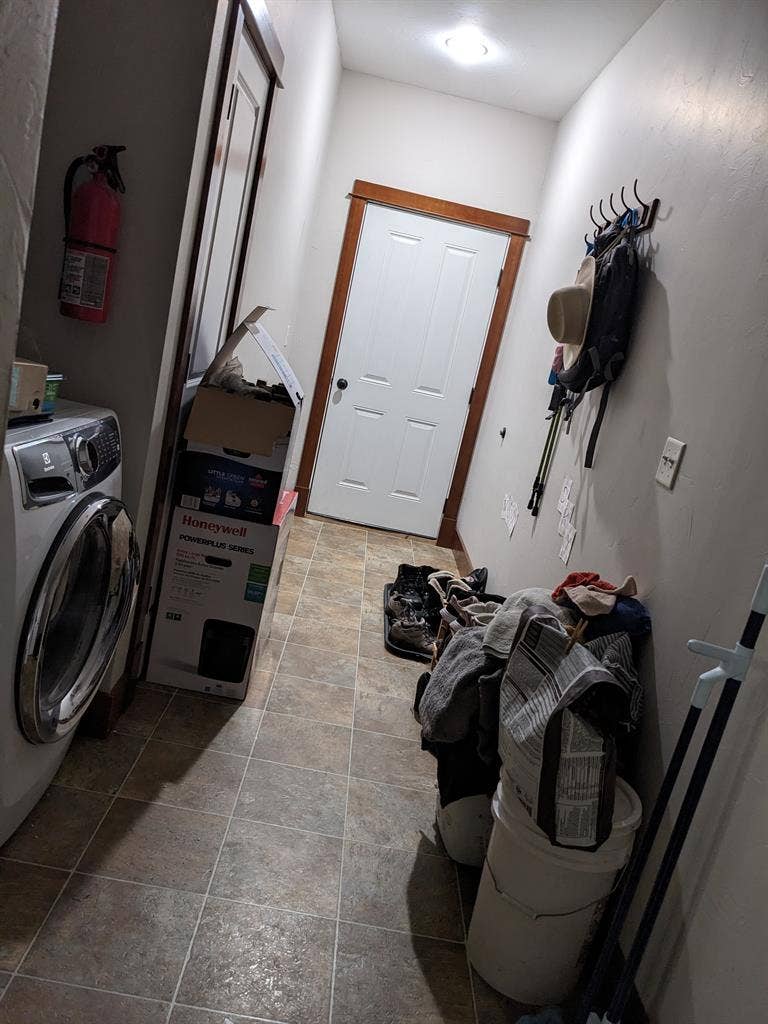 Looking for roommates!