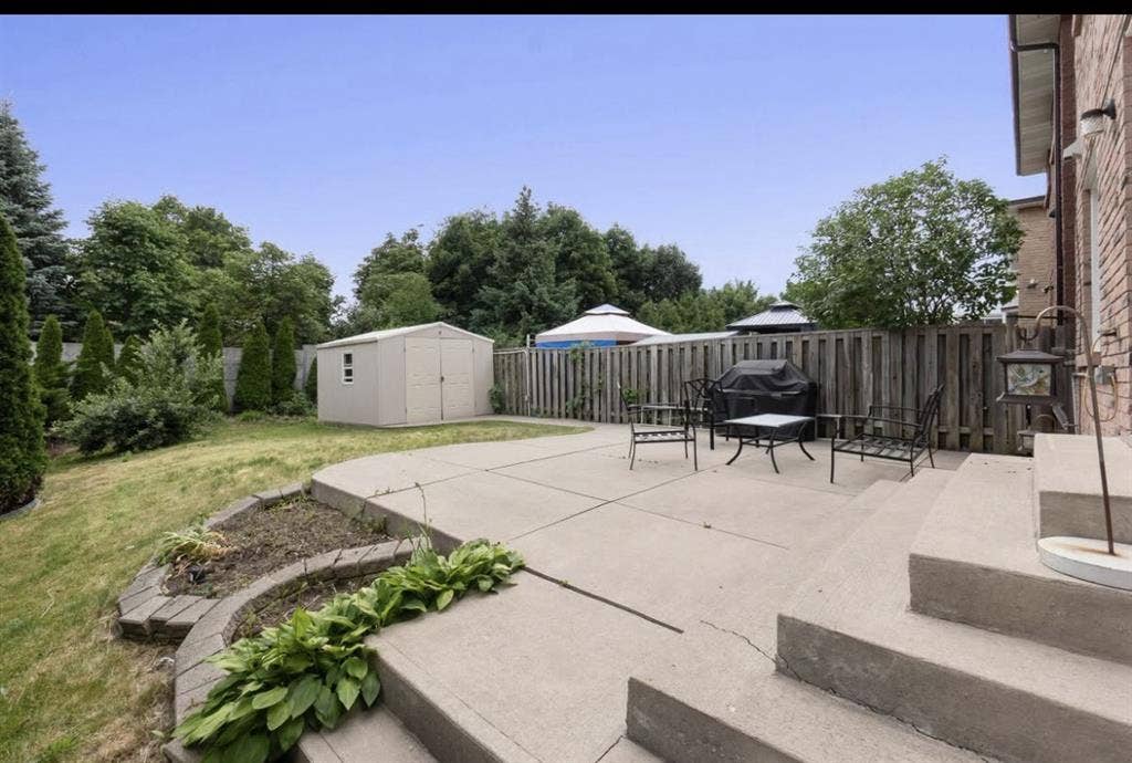 3 bedroom unit East Mississaugaa