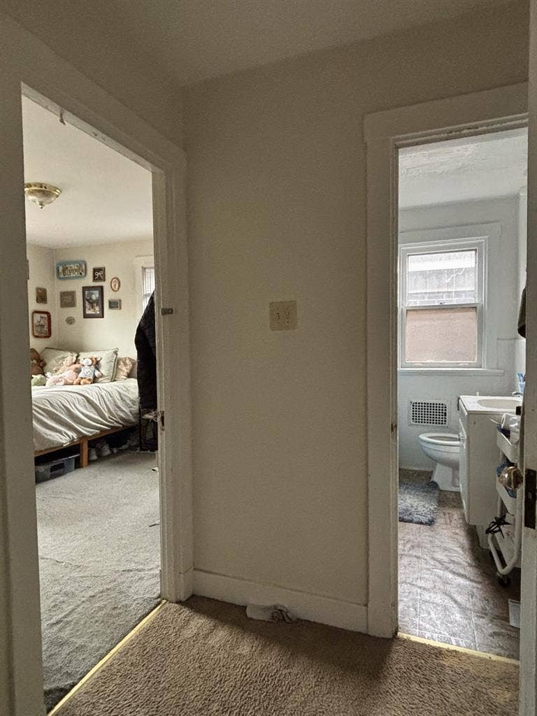 APARTMENT SUBLEASE - SOUTH OAKLAND