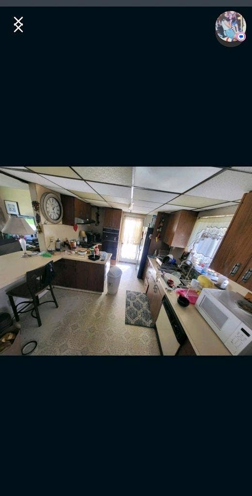 Room for rent /month