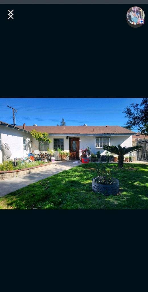 Room for rent /month