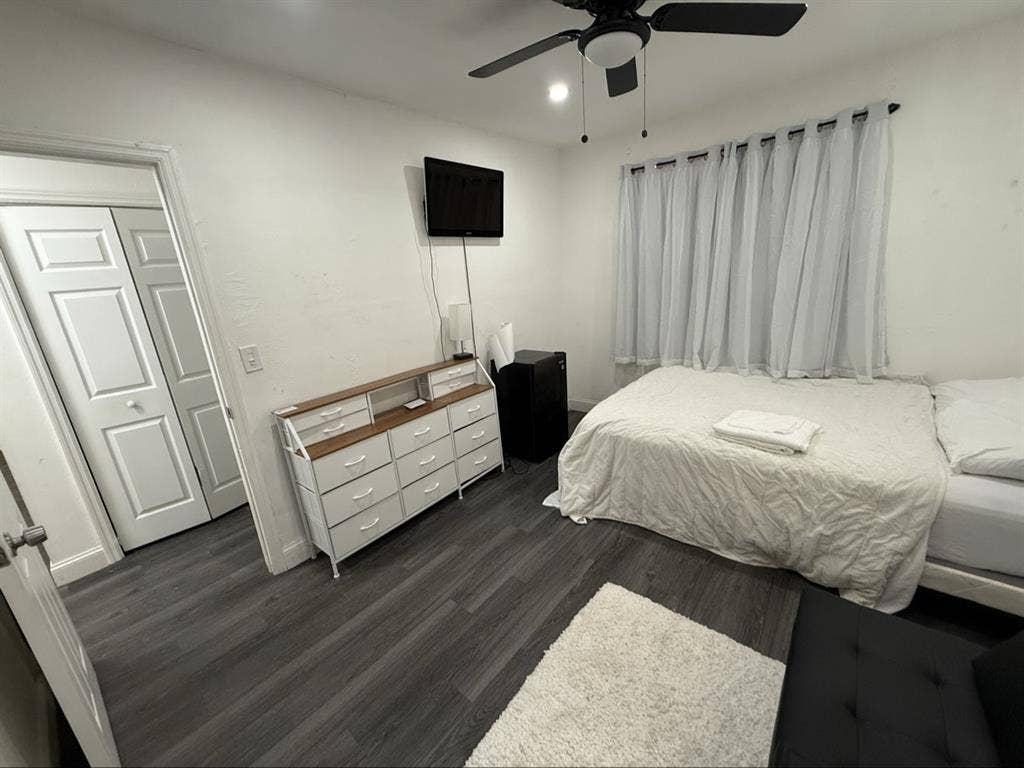 Room for Rent - HardRock/Hollywood