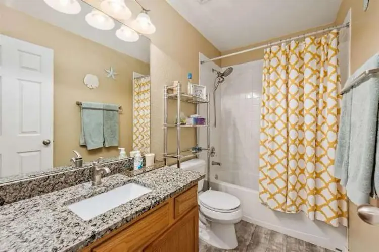 1 room and private bath