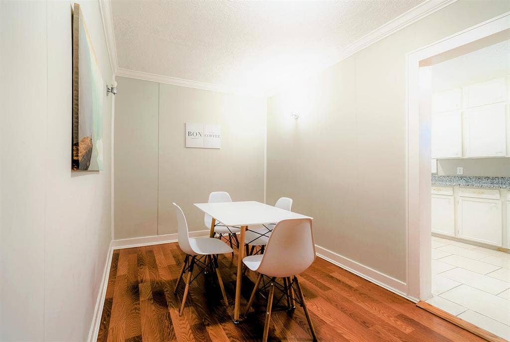 7 BR in Pasadena