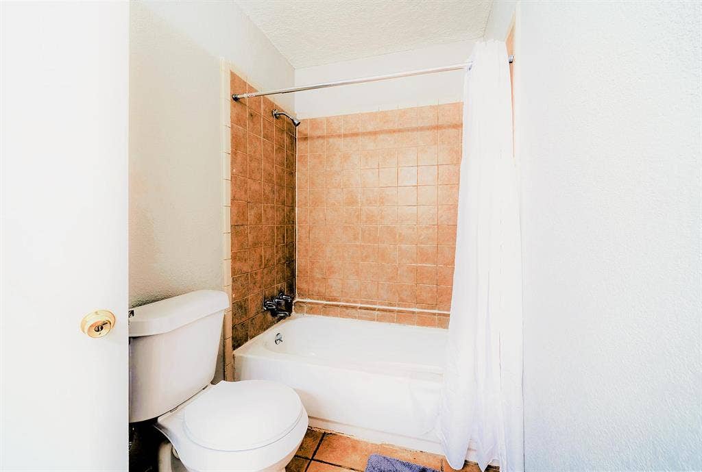 7 BR in Pasadena