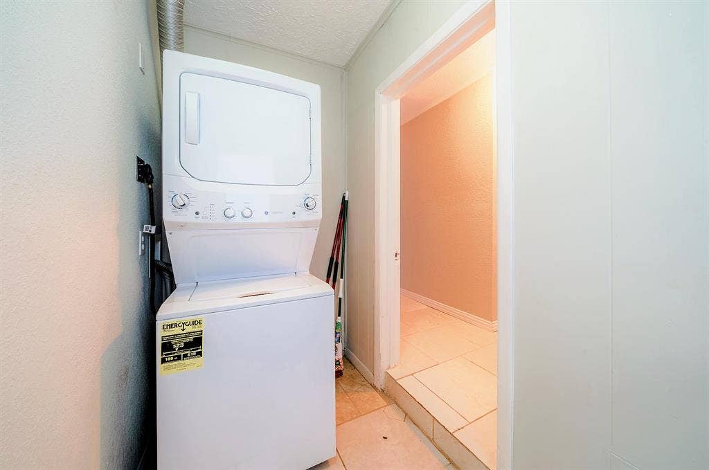 7 BR in Pasadena