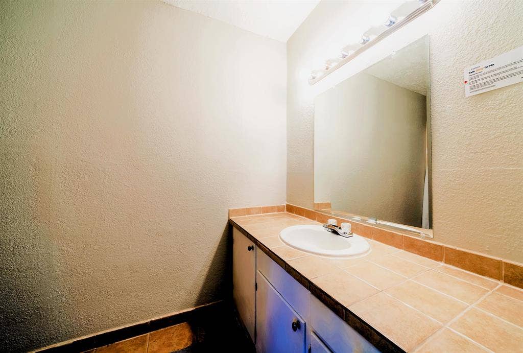 7 BR in Pasadena