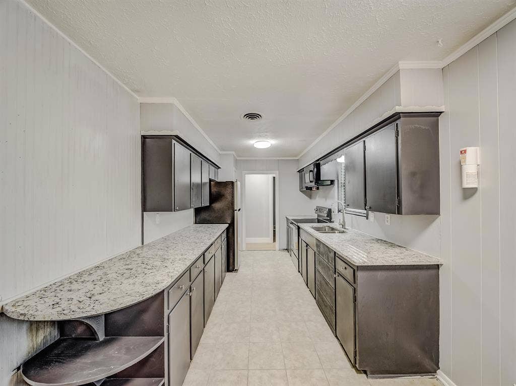 6 BR in Dallas