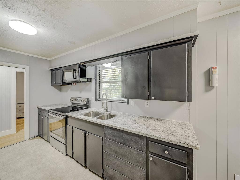 6 BR in Dallas
