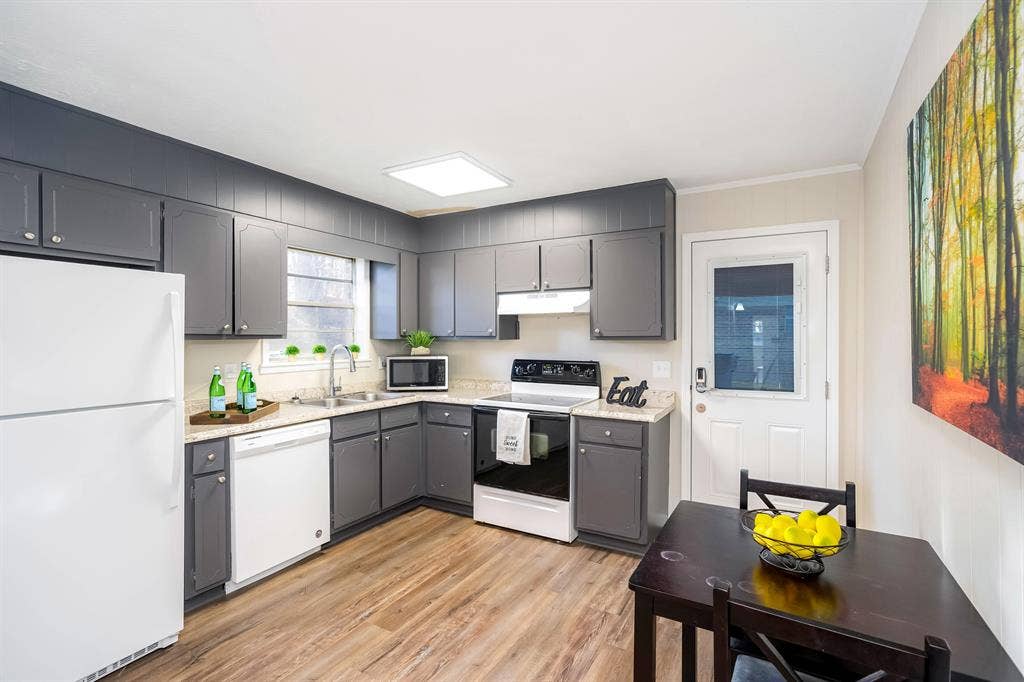 4 BR in Douglasville