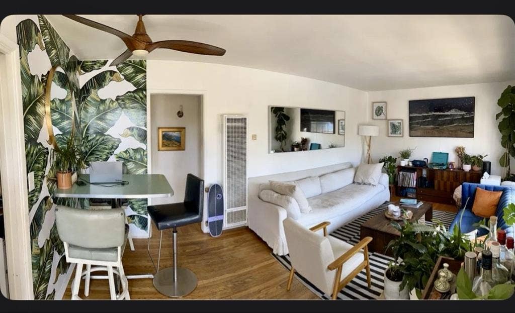 Room available steps from the beach