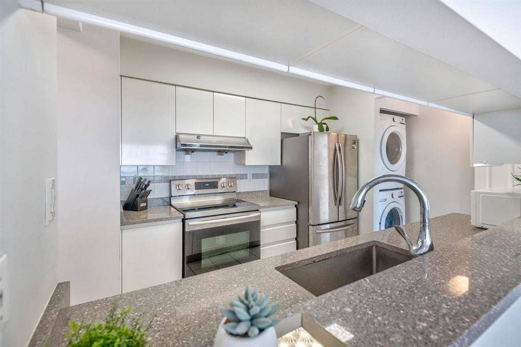 SHORT-TERM RENTAL: 1 BDR