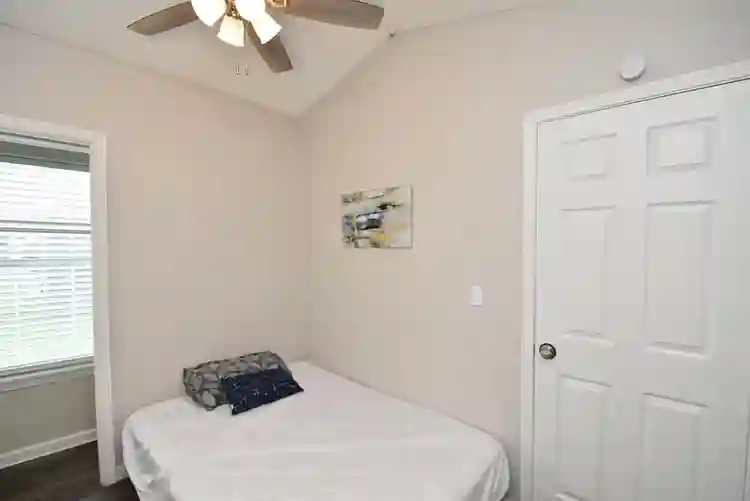 7 BR in Houston