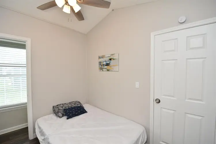 7 BR in Houston