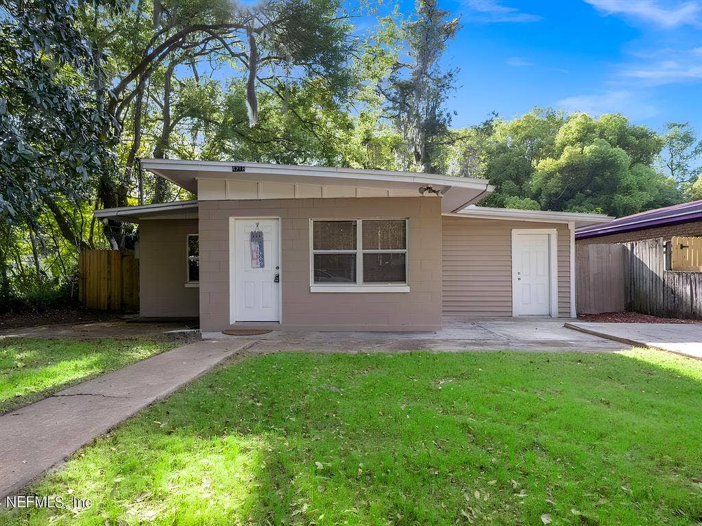 4 BR in Jacksonville