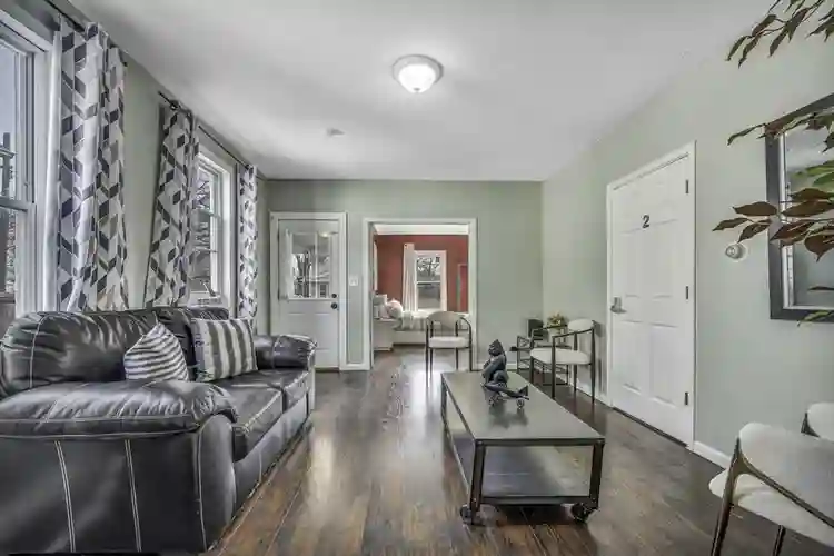 5 BR in Cleveland