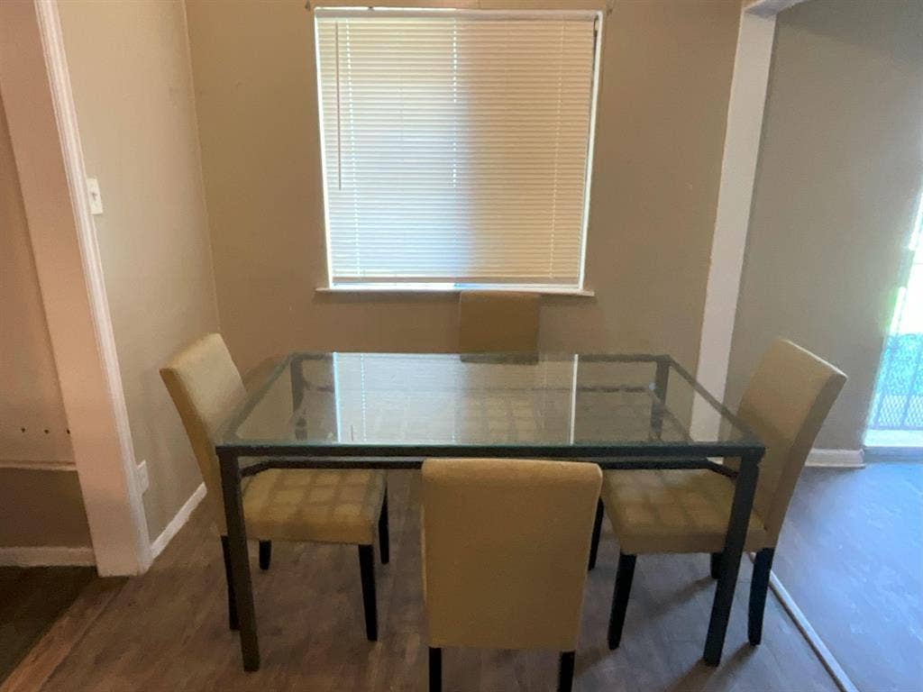 4 BR in Dallas