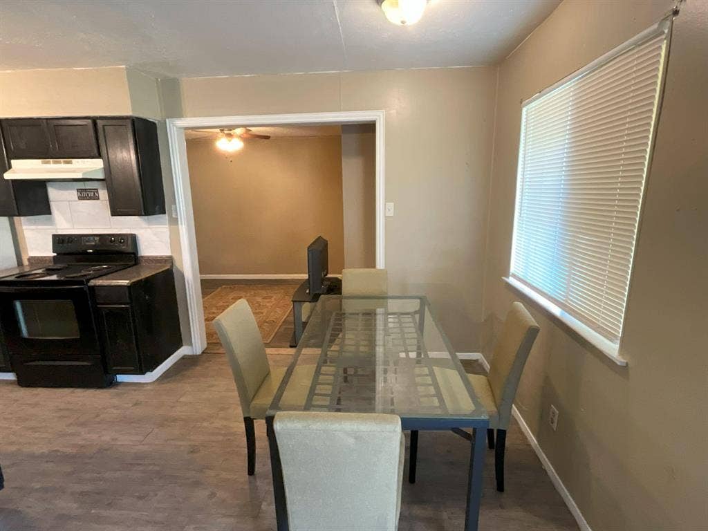 4 BR in Dallas