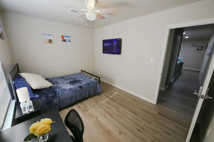 6 BR in Houston