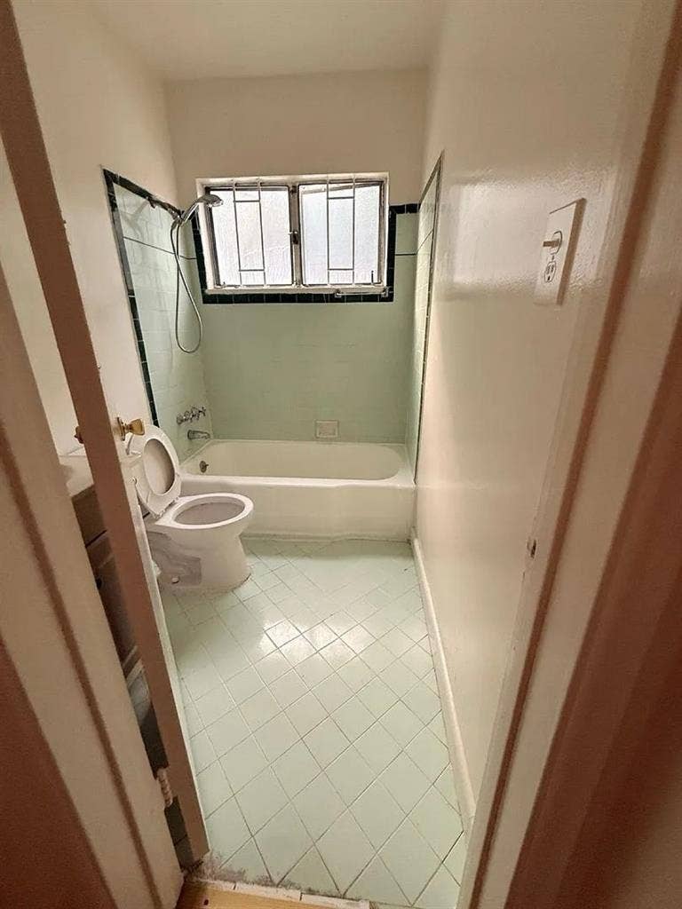 1 BEDROOM APARTMENT FOR RENT